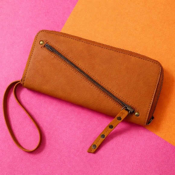 Free People Handbags - Free People Vegan Leather Zip Wristlet Wallet